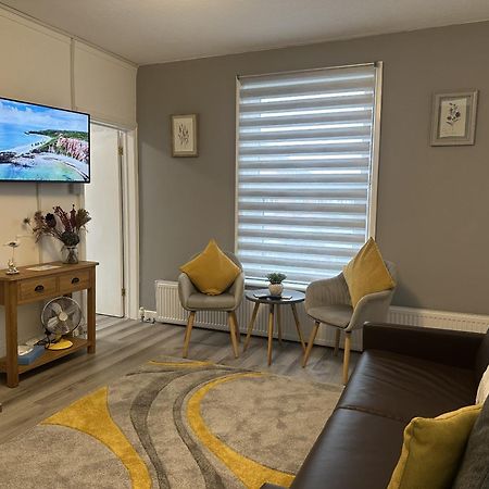 Penhale Holiday Flats Eastbourne Room photo